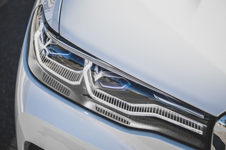 Детали экстерьера BMW X7 xDrive30d Design Pure Excellence (G07) 2019 года  (WW) (фото 3 из 36)